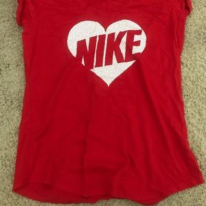 NIKE RED & WHITE HEART SHIRT (WMNS size large)